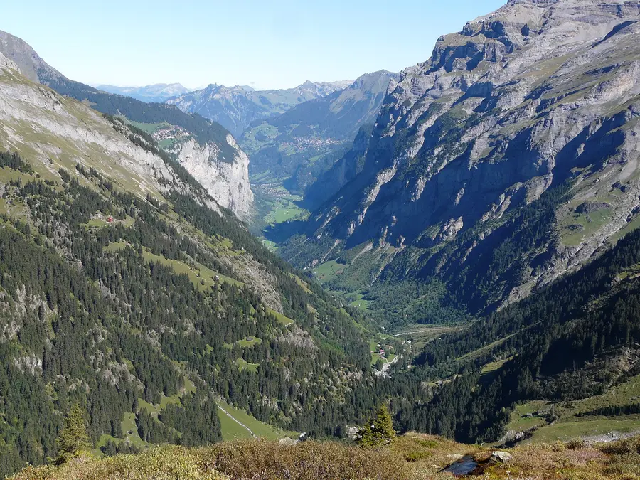 View from the Isenfluh side over the Lauterbrunnen valley